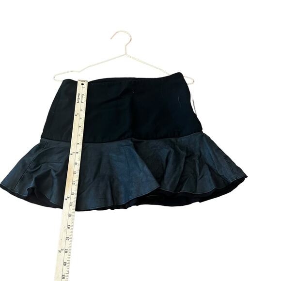 Zara black mini with lamb leather. Size small - Picture 3 of 5